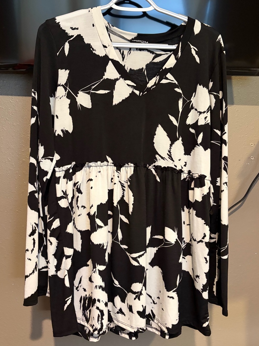 HEIMISH USA Black & White Floral V-Neck Long Sleeve Top